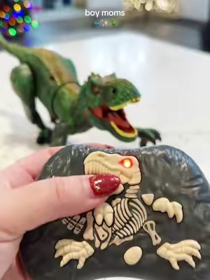 Such a fun toy for the dinosaur lovers 🦖 #dinosaurtoy #kidstoys #boymom 