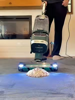 This is actually insane…🌪️🌪️  #cleaning #CleanTok #vacuum #vacuuming #tiktokshopfalldealsforyou 
