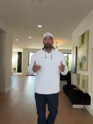 These golf hoodies from Maelreg will be perfect on AND off the course all winter! - But at this crazy low price they won’t last long! - Grab yours while you still can! - #mensfashion #fitover40 #blackfriday #golf #golflife 