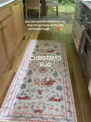The cutest nostalgic Christmas runner rug 🎄✨ perfect for adding that cozy, old-school Christmas feel to your kitchen, hallway or entryway. Sold out so early last year so if you want one I wouldn’t wait! 💫 #christmasdecor #christmasnostalgia #washablerug #cozychristmas #holidaydecor 