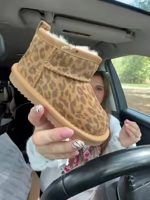 the cutest boots!! #toddlershoes