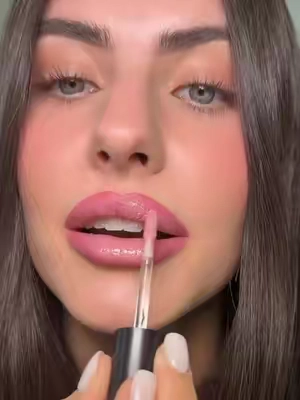 Hiii Barbie 💕perfect cool toned pink lip @M.A.C Cosmetics Store #Mac #MACCosmetics #lipcombo #cooltoned #tiktokshopstockup 