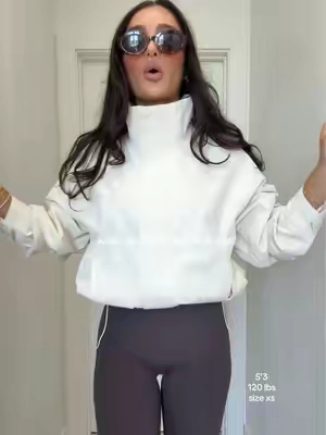 The perfect windbreaker jacket and it cinches the waist 👌🏼 @YeeZaa #windbreakerjacket #falljacket #fallfashiontrends #tiktokshopfalldealsforyou 