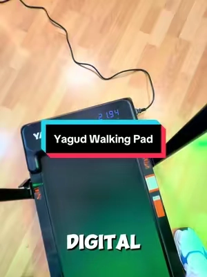 This walking pad has a 330lb weight capacity and an adjustable incline 😳 #walkingpad #walkingpads #treadmill #walkingpadtreadmill #walkingpadathome 