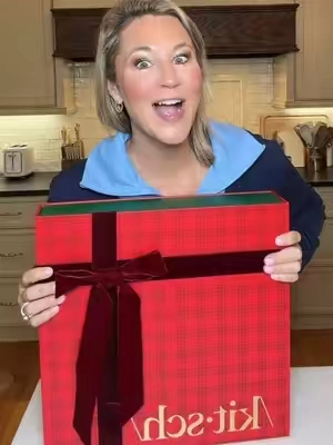 If you are my daughter, keep scrolling 😂 Girl moms I just got the new @Kitsch advent calendar and it’s SO good! Let’s open it up and see what in it 🎁Grab one for your daughter before they sell out 😱 #adventcalendar #kitsch #girlmom #adventcalendars #momlife 