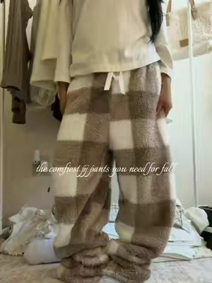 The comfiest fuzzy checkered pants you need for cozy fall days 🤎🍂#fuzzypants #fallfashion #cozyoutfit #loungewear #chicaesthetic outfit inspo Halloween netural fall lover movie night bella swan Elena Gilbert pjs pants TikTok shop Black Friday deals 