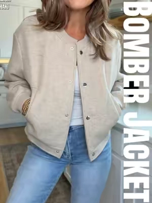 The look that’s been all over Pinterest without having to break the bank 🙌🏼 #bomberjacket #falljacket #fallstyle #lightweightjacket #croppedjacket 