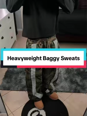 Affordable baggy reflective sweatpants, the material on these feels so soft #mensfashion #shakawear #baggysweats #streetwear #falloutfits 