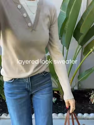 This soft sweater fits tts with lots of stretch 🍂 #wiholl #layeredlook #knitsweater #falloutfits #sweater 