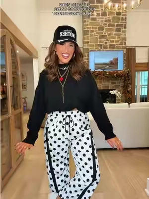 Which pattern is your fav?!?! 🤭❤️‍🔥  I’m a true size 10, 5’8, wearing my true size large. These run true to size, if between sizes, you can size down! #trackpants #boujieeonabudget #comfypants #styleinspo #Inverted 
