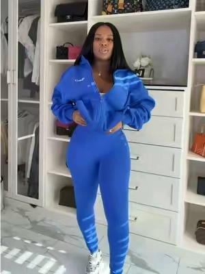 Replying to @GeeMoney_  Comfort leggings and cloud oversize hoodie !! 20/10  #oversizedhoodie #comfortclothing #zipup #leggings 