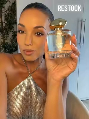 Sparkling bergamot, dewy lily of the valley, and warm, smooth cedarwood. 🍋🤍🪵 @BellaVitashop 