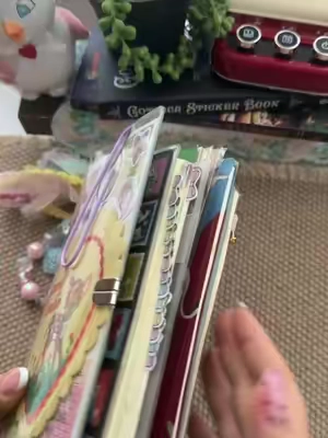 I think it's time to change out the cover#TikTokShopCreatorPicks #tiktokshopstockup #TikTokShopFallDealsForYou #travelersnotebook 
