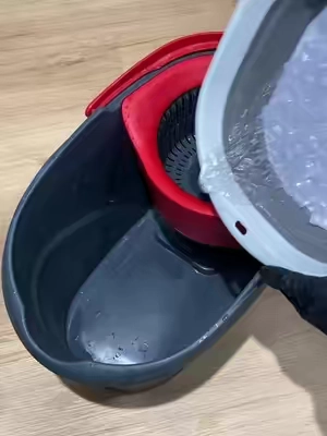 ONLY for red O-cedar bucket#CleanTok #mopping #ocedarmop #cleaninghacks