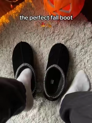 These are the comfiest boots I’ve ever put on. These fit true to size. They are just like the name brand but for a fraction of the price. #boots #cozy 