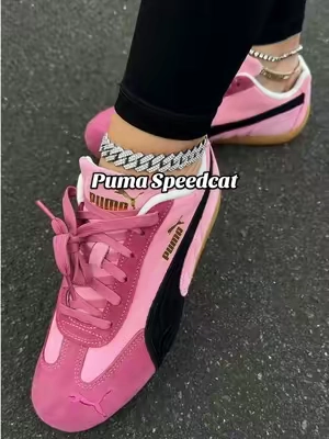 This color way is everything and of course they’re ultra comfy 🤩 @Evans Sneakers #pumas #pumaspeedcat #pinkaesthetic #falloutfits #comfyshoes 
