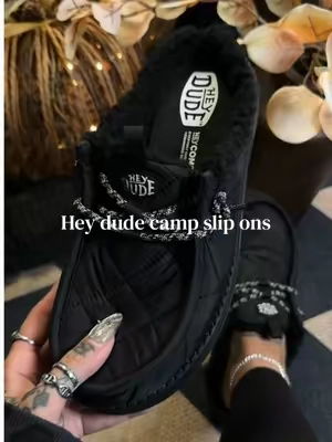 SO COZY 🖤 if you’re a half size then size up @HeyDude #heydudeshoes #falloutfitinspo #cozyoutfits #cozyseason 