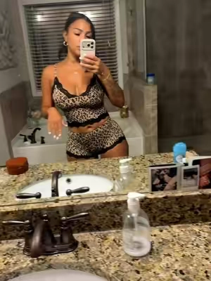 A lil #nightset #pajamas #womenspajamas #tiktokcreatorpicks #lingerieset