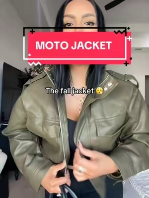 The cool girl fall jacket 😎 #motojacket #bomberjacket #fauxleatherjacket #cropjacket #falljackets 