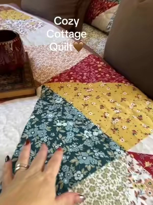 There’s just something about a patchwork quilt 🤎🌼 The florals, the warm earthy colors, the cozy cottage feel… I LOVE this one. Linked right here 🛒 #CozyBedroom #quiltset #cozyhome #Bedding #bedspread 