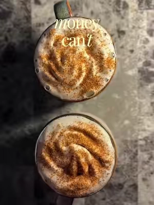 Pumpkin spice, cinnamon coca, brownie batter… whatever flavor you choose, you deserve a bedtime treat as good as the sleep you’re about to get 😉 💤 #cozyszn #hotcocoa #sleepaid #melatonin #relaxing 