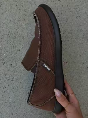 so easy to dress up or down #crocs #crocsloafers #crocssantacruz #mensloafers #casualloafers 