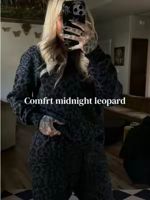 MIDNIGHT LEOPARD 🖤 5’5 140 wearing a small crew neck / large sweat pants 🖤 @Comfrt #comfrt #comfrtclothing #darkaesthetic #altoutfits #falloutfitinspo 