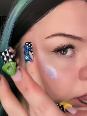 The one I’m using is called Draco’s heart. #glitter #ourbella #makeup 