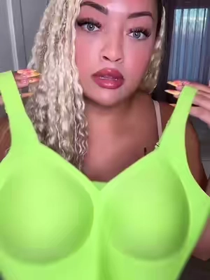 I’m so glad I found this  #bra #GlowUp #seamlessbra #jellybra #green 