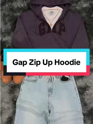 Perfect affordable zip up for the fall, grab yours before they’re gone 👆 #mensfashion #falloutfits #gap #zipup #hoodie 
