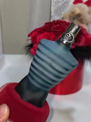 Perfume masculino elegante y sofisticado #menperfume #fraganciasmasculinas #perfumetok #perfumes #tiktokshopstockup 