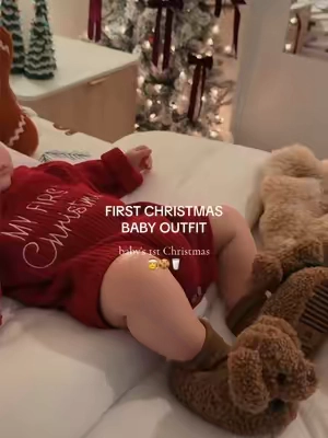 🎅🧣 #babychristmas #firstchristmas #firstchristmaswithoutyou #christmasoutfit #babyfinds 