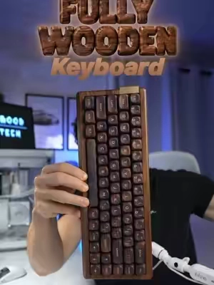 Keyboard made out of spruce wood #keyboard #mu68 #xvx #gamingkeyboard #Minecraft 