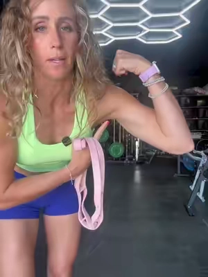 Eat clean and stay consistent. #homeworkout #resistancebandworkout #figure8resistanceband 