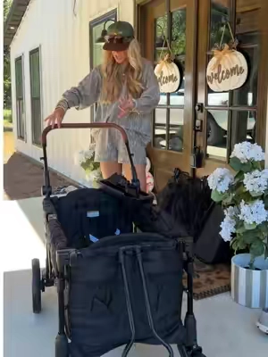 The best baby shower gift! This stroller wagon is super heavy duty and has so many attachments and cool features! #tiktokshopcreatorpicks #tiktokshopfalldealsforyou #wagonstoller #babyshowergift #momgiftideas 