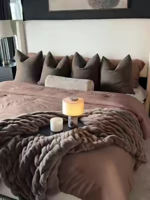 easiest bedroom hack ever 🤌🏼🤎 #comforterset #7piececomforterset #luxurybedding 