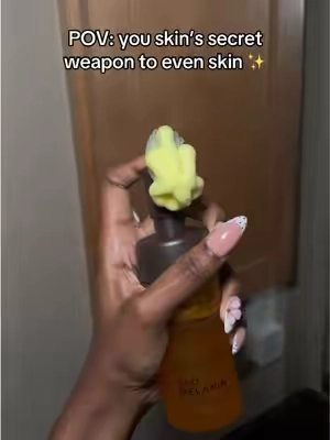 The scrubber makes it easier to exfoliate your skin #glomelanin #kojicacidsoap #skincare #hyperpigmentation #tumericsoap 