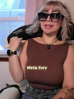 The perfect oversized meta glasses! The meta fury in gradient brown is stunning and perfect for fall 🍂 🍁  @Meta Glasses #metafury #metaglasses #smartglasses #Tech 