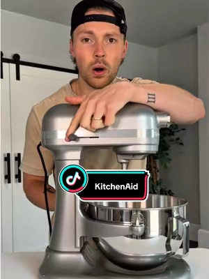 this deal is not gonna last long 😳

#kitchenaidmixer #standmixer #baking #kitchengadgets #appliances 