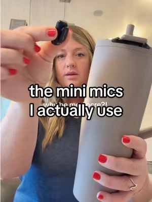It comes with two and BOTH can work at the same time. Out of the 4-5 mics I’ve gotten, these are the ONLY ones I use! #minimic #Microphone #lavalier 